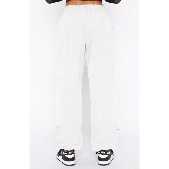 Stylish Women's Y2K Cargo Pants - Baggy Parachute Design with Multiple Pockets - Picture 3 of 6